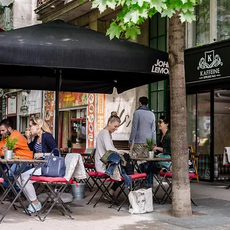 Garden View Apartment *